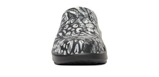 Women's OOcloog Limited Edition Clog - Combo Camo - Image 6