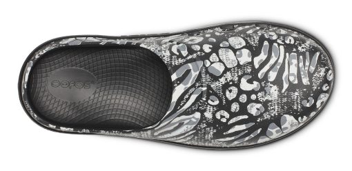 Women's OOcloog Limited Edition Clog - Combo Camo - Image 9