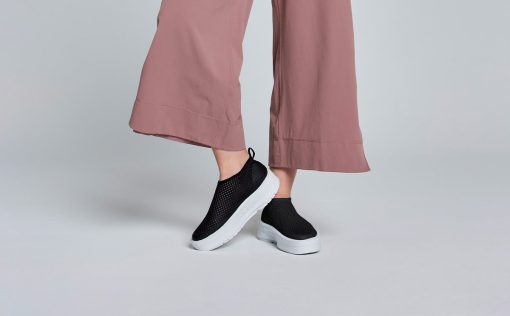 Women's OOmega Chukka Shoe - White Black - Image 4