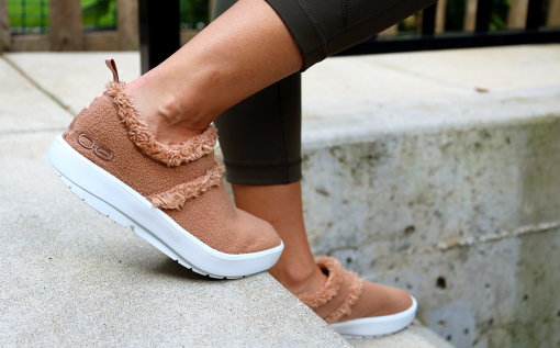 Women's OOcoozie Low Shoe - Chestnut (SALE) - Image 4