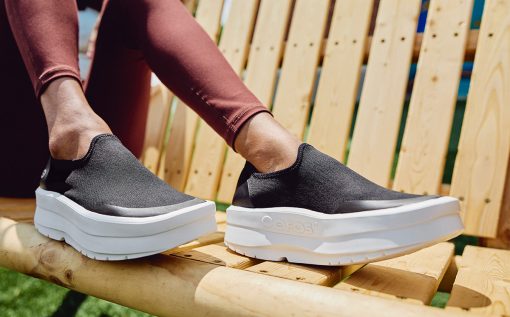 Women's OOmega eeZee Low Shoe - White Black - Image 3