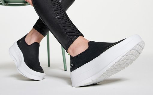 Women's OOmega eeZee Low Shoe - White Black - Image 5