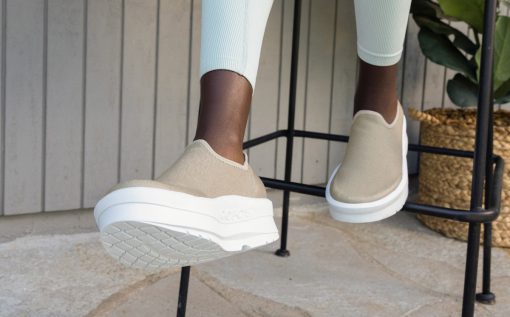 Women's OOmega eeZee Low Shoe - Nomad - Image 3