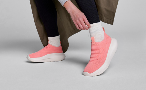 Women's OOmy Zen - Coral - Image 4
